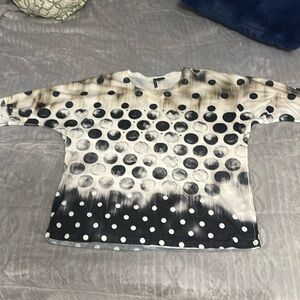 Beautiful circle pattern shirt